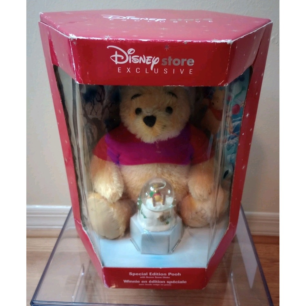 Disney Store Exclusive Special Edition Winnie The Pooh 2002 Plush w/Snow Globe